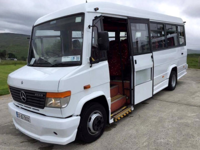Curran Coaches minibus for hire. Ideal for weddings, outings and Ireland tours